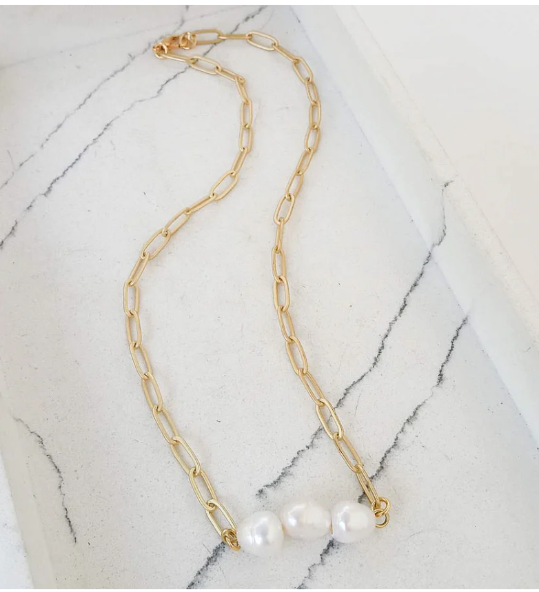 15” Large Paperclip Chain w/ Triple Pearl Connector